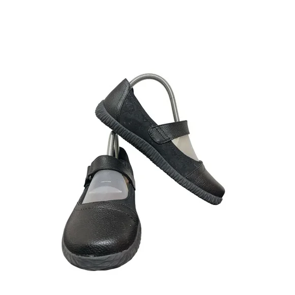 Orthaheel 7.5 Mary Janes Leather flats Black Comfort Studded Strap EUC - Picture 4 of 7